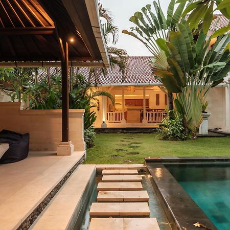 Uma Lima Villa Batu Belig - Close To The Beach Canggu Zewnętrze zdjęcie