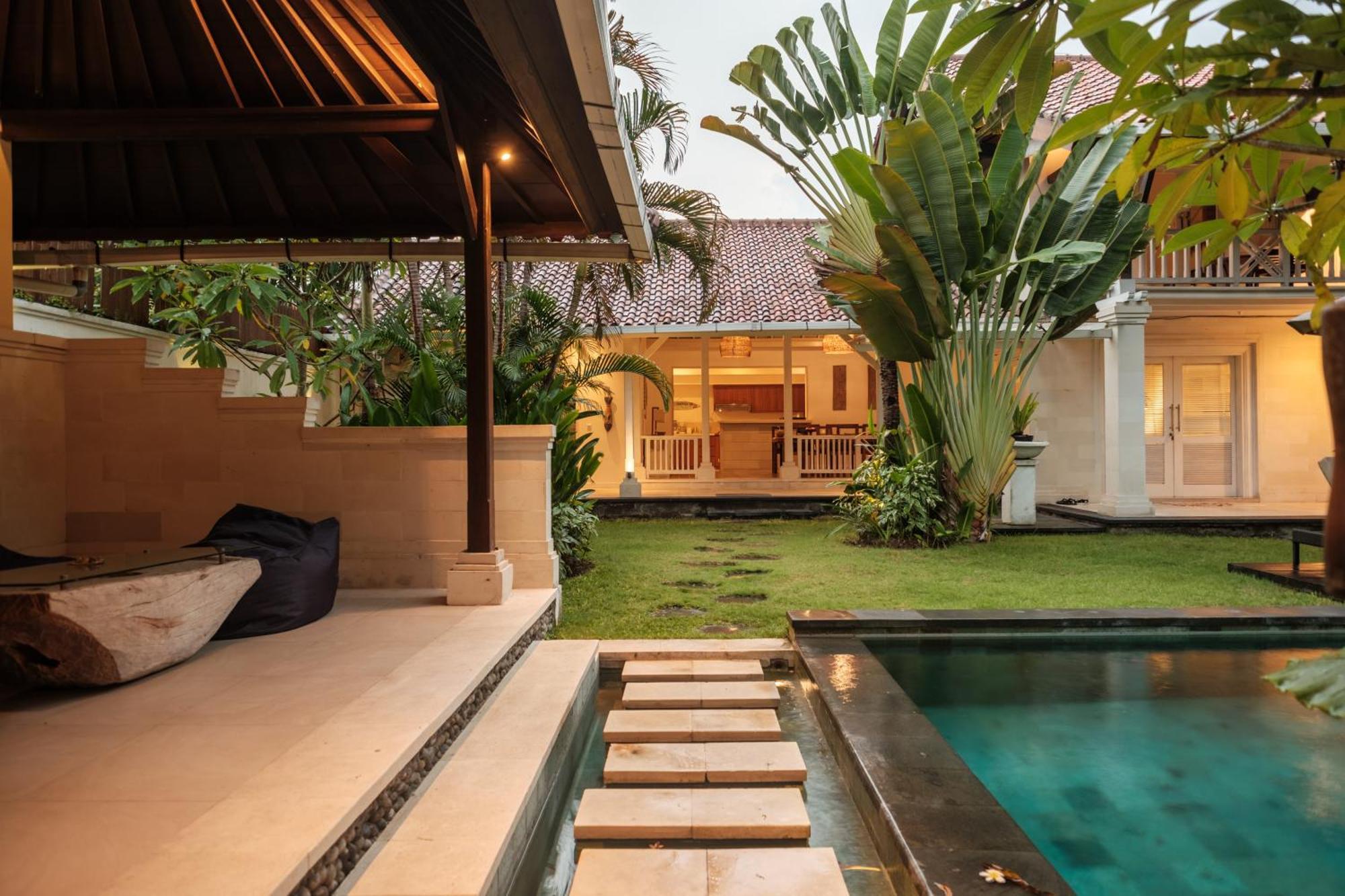 Uma Lima Villa Batu Belig - Close To The Beach Canggu Zewnętrze zdjęcie